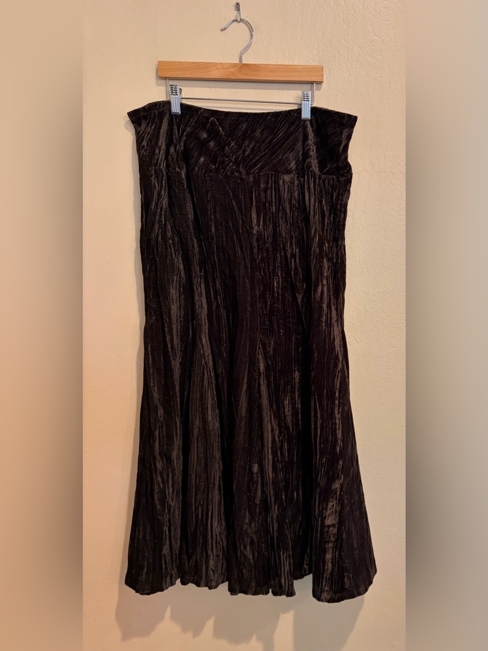 Karen Kane Dark Chocolate Crushed Velvet Crinkly Skirt, Flowy Witchy Vibes, XL